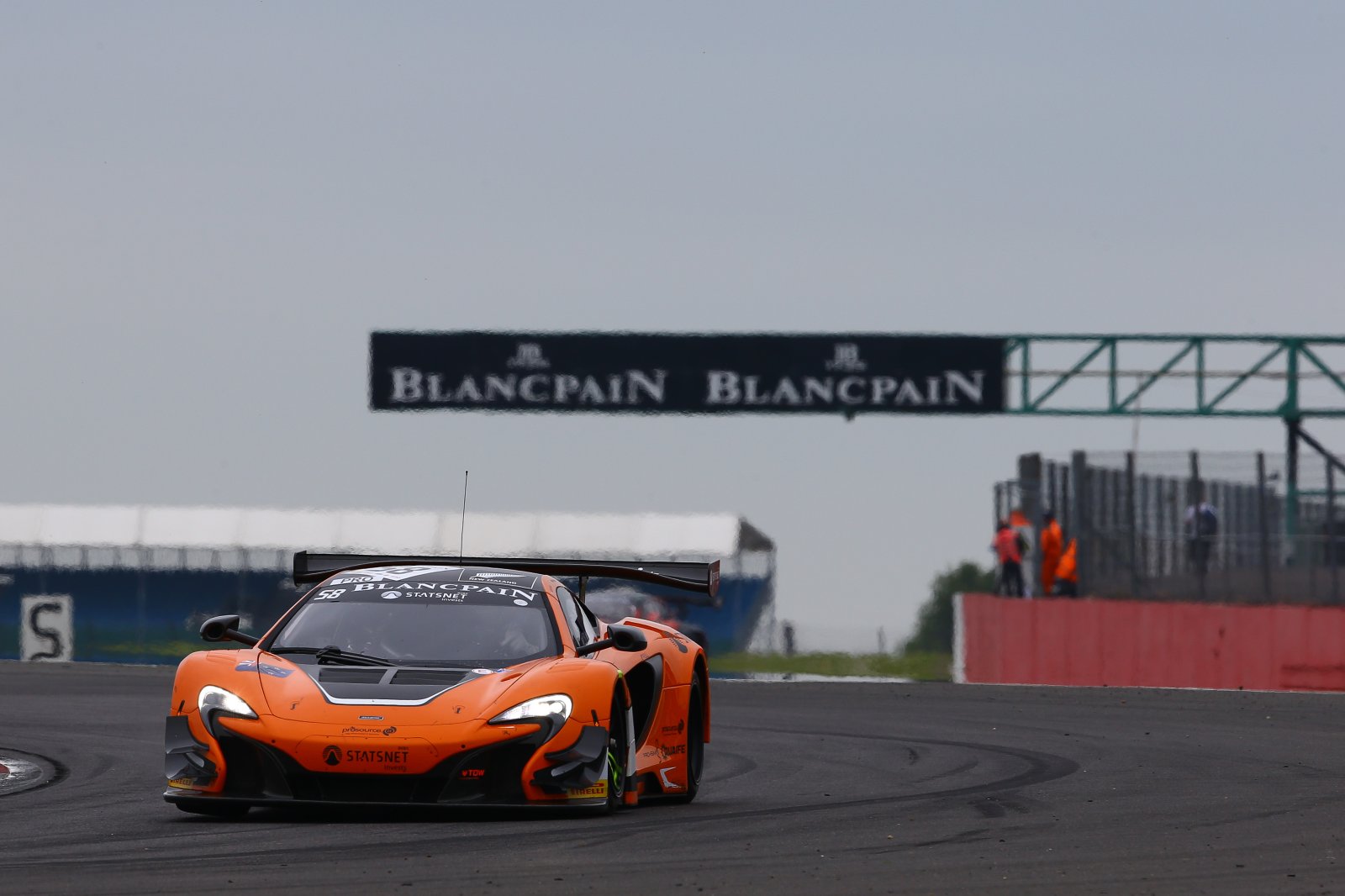 Maiden win for Von Ryan McLaren in Silverstone