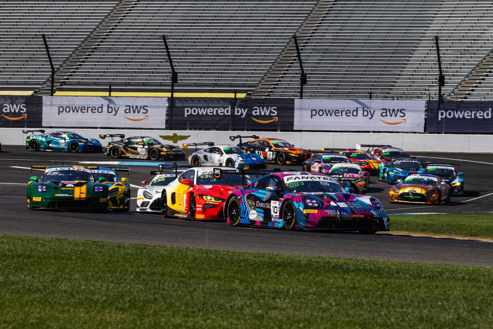 FANATEC GT GLOBAL: Porsche closing on maiden global crown with three events to run 