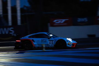 #40 GPX Racing UAE Porsche 911 GT3-R (991.II) - Romain Dumas FRA Lous Deletraz CHE Thomas Preining AUT, Qualifying
