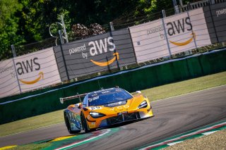 #69 Optimum Motorsport GBR McLaren 720S GT3 - Oliver Wilkinson GBR Rob Bell GBR Joe Osborne GBR, Free Practice
