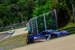 #60 Ema Group / 59 Racing AUS McLaren 720S GT3 - Ben Barnicoat GBR Lewis Williamson GBR Martin Kodric HRV, Pre-Qualifying
