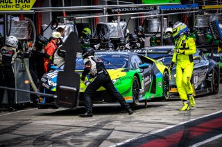 #77 Barwell Motorsport GBR Lamborghini Huracan GT3 Evo Pro-Am Cup Leo Machitski RUS Rob Collard GBR Sandy Mitchell GBR
