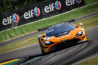 #69 Optimum Motorsport GBR McLaren 720S GT3 - Oliver Wilkinson GBR Rob Bell GBR Joe Osborne GBR, Official Test Session
