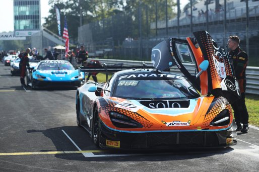 #27 - Optimum Motorsport - Mark RADCLIFFE - Fran RUEDA - Rob BELL - McLaren 720S GT3 EVO  | SRO / JEP