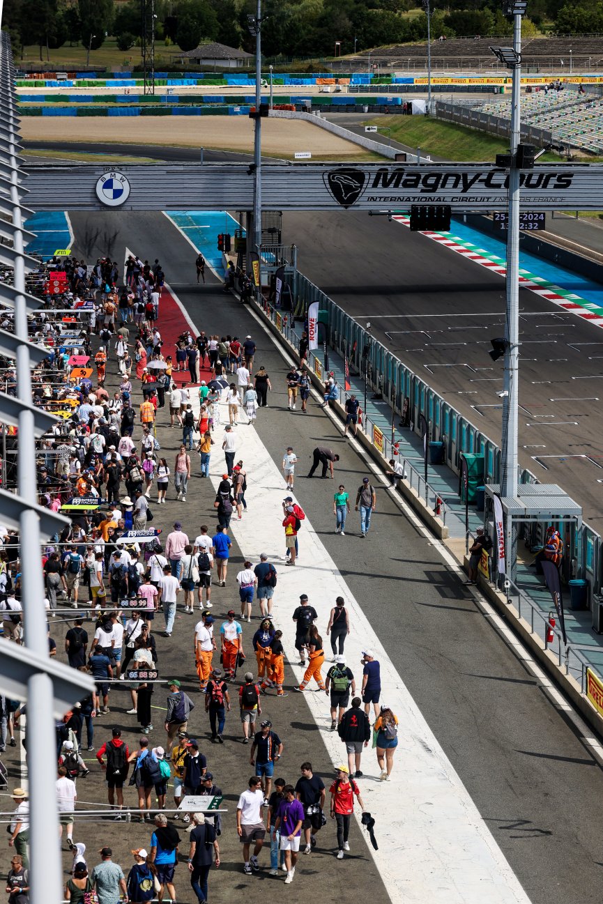 Pit walk